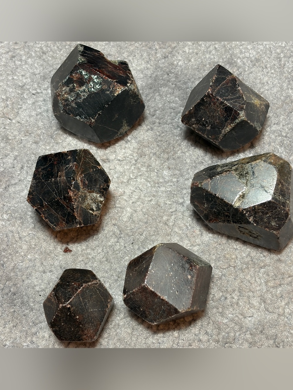 Garnet crystal pieces - Picture 4 of 9